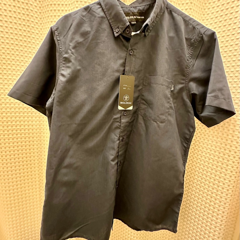 Men’s short sleeve dress Shirt Size L color dark blue  
Molokai brand new w/ tag